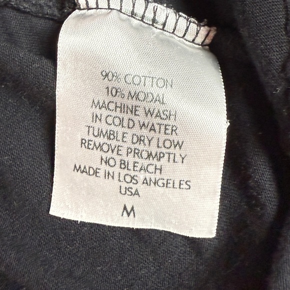 Wittmore Men's Black V-Neck Tee Shirt {Medium} - Picture 4 of 5